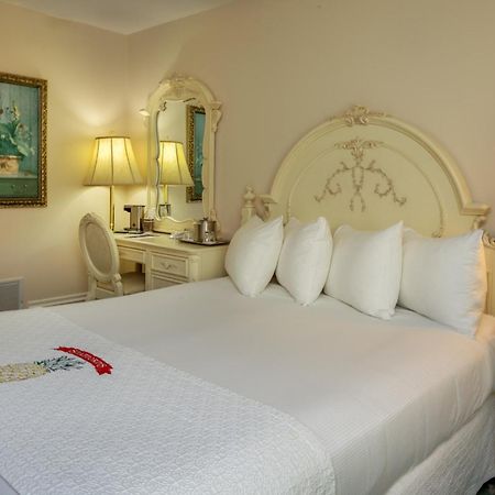 Perry Hotel Петоски Екстериор снимка