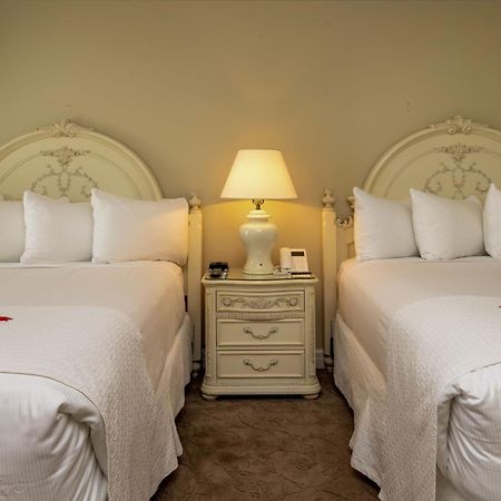 Perry Hotel Петоски Екстериор снимка