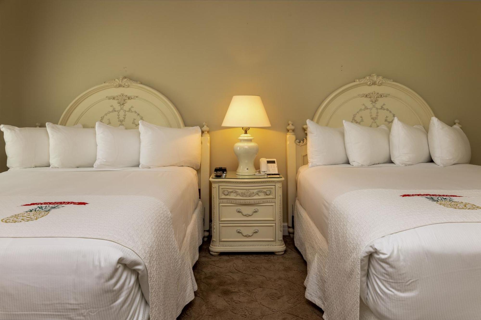 Perry Hotel Петоски Екстериор снимка