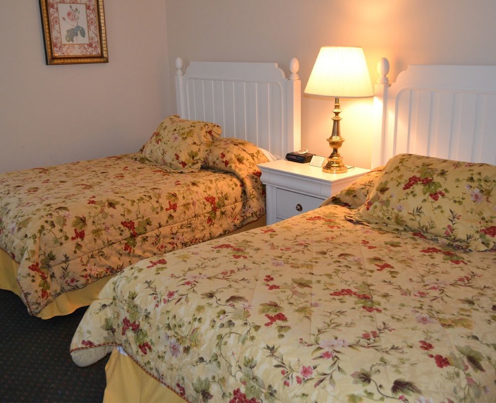 Perry Hotel Петоски Екстериор снимка