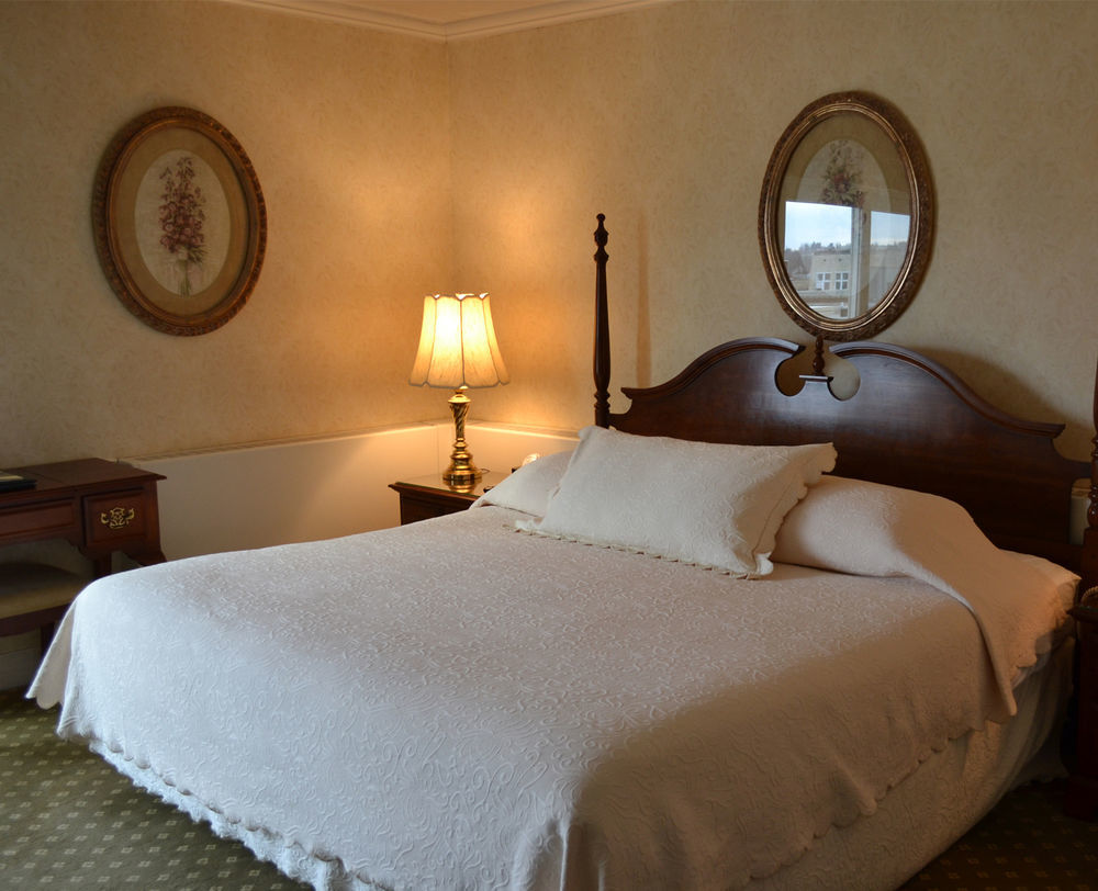 Perry Hotel Петоски Екстериор снимка