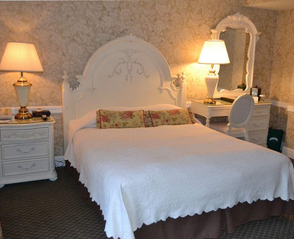 Perry Hotel Петоски Екстериор снимка