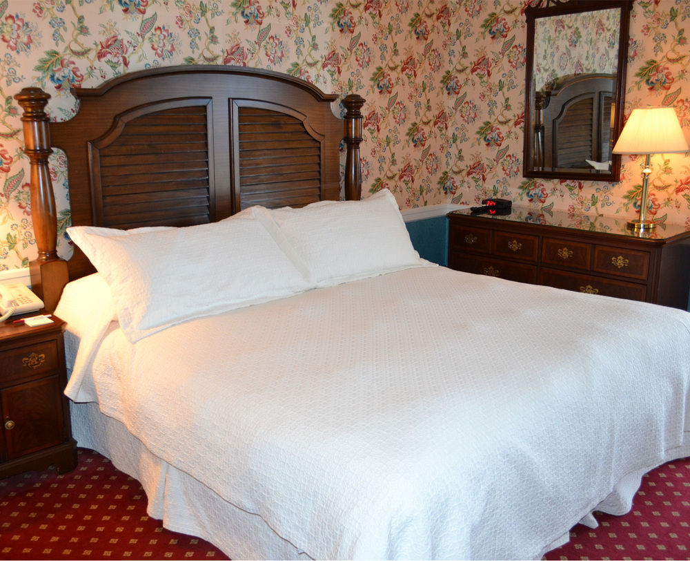 Perry Hotel Петоски Екстериор снимка
