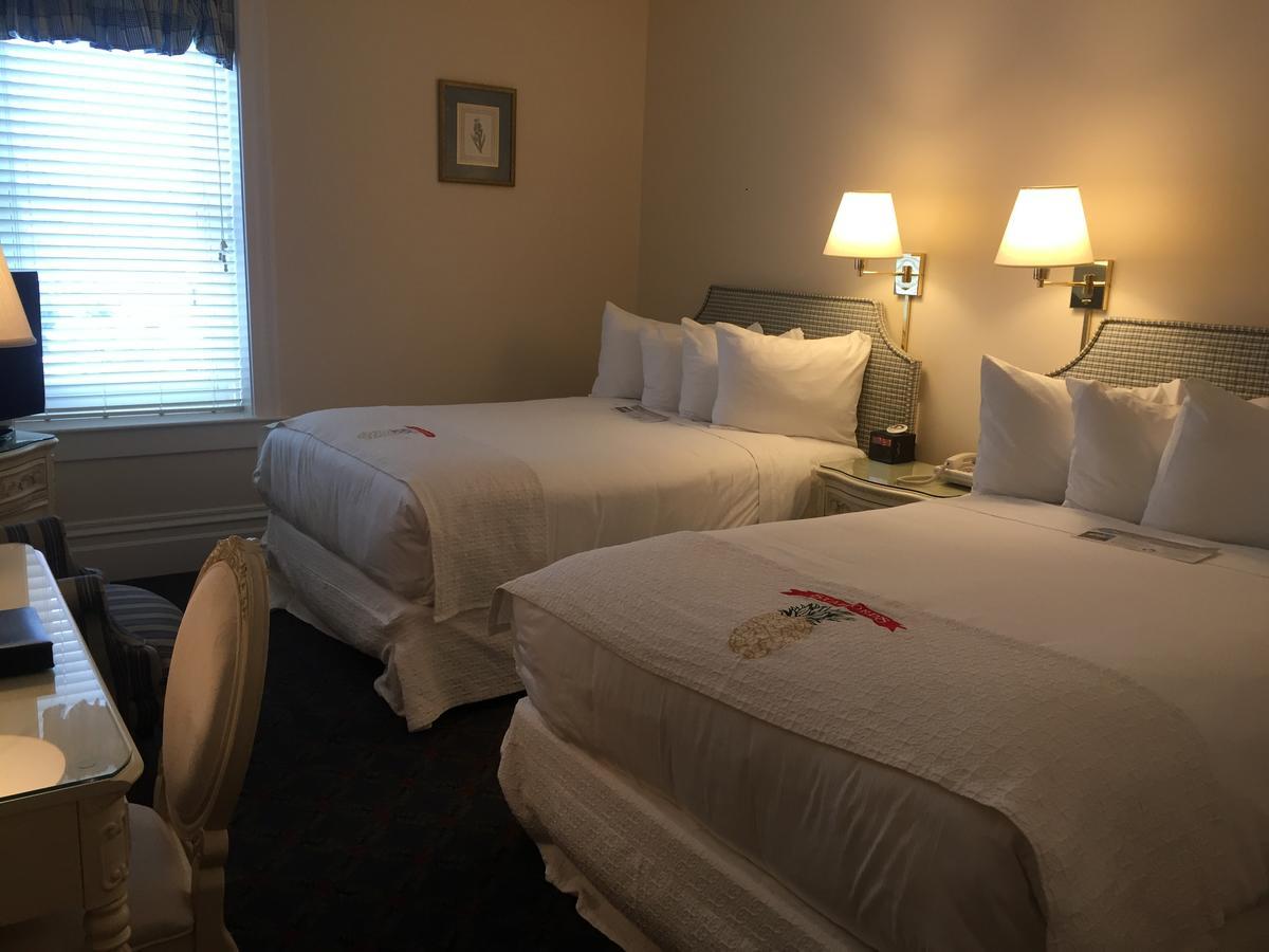 Perry Hotel Петоски Екстериор снимка