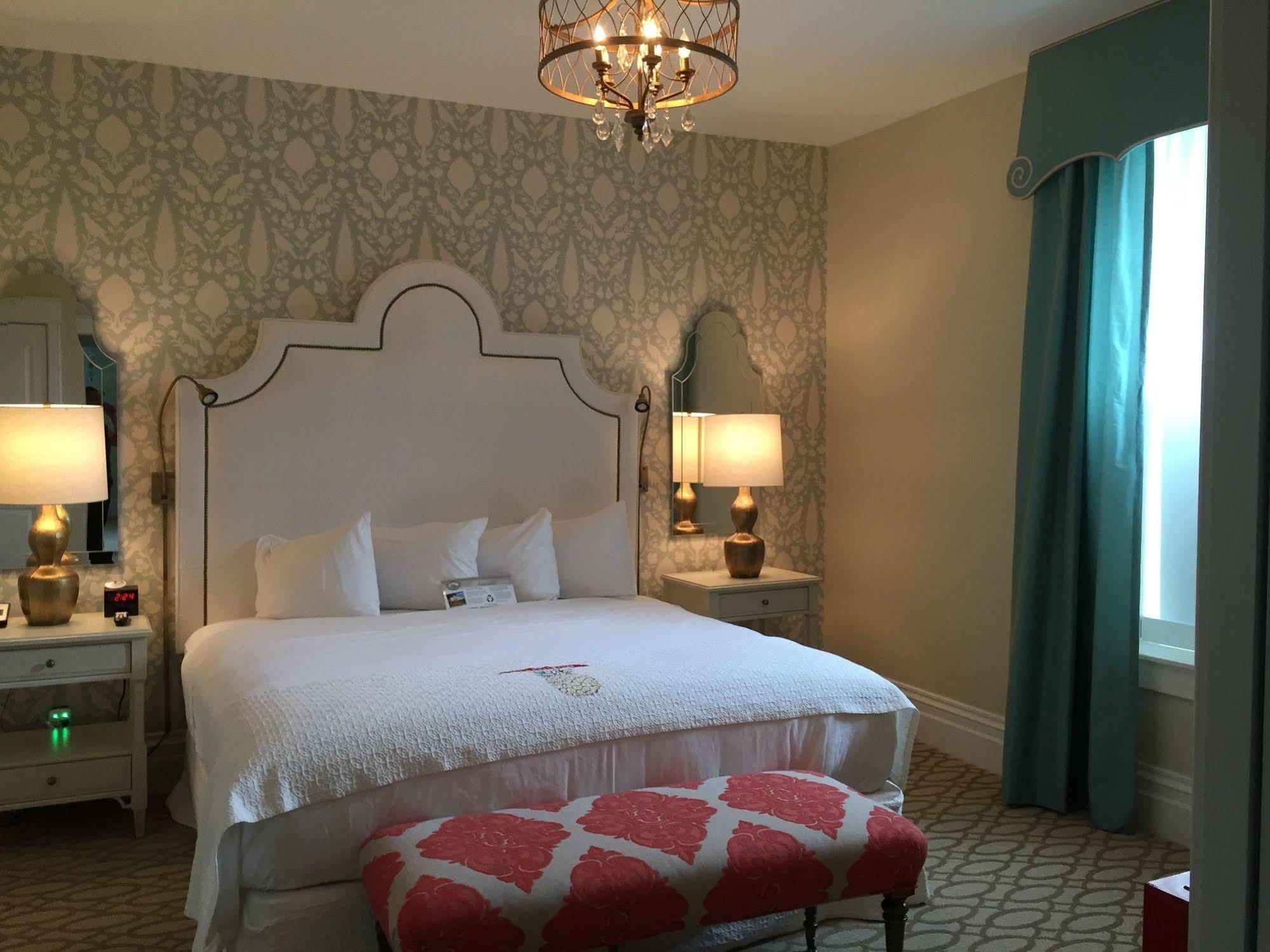 Perry Hotel Петоски Екстериор снимка