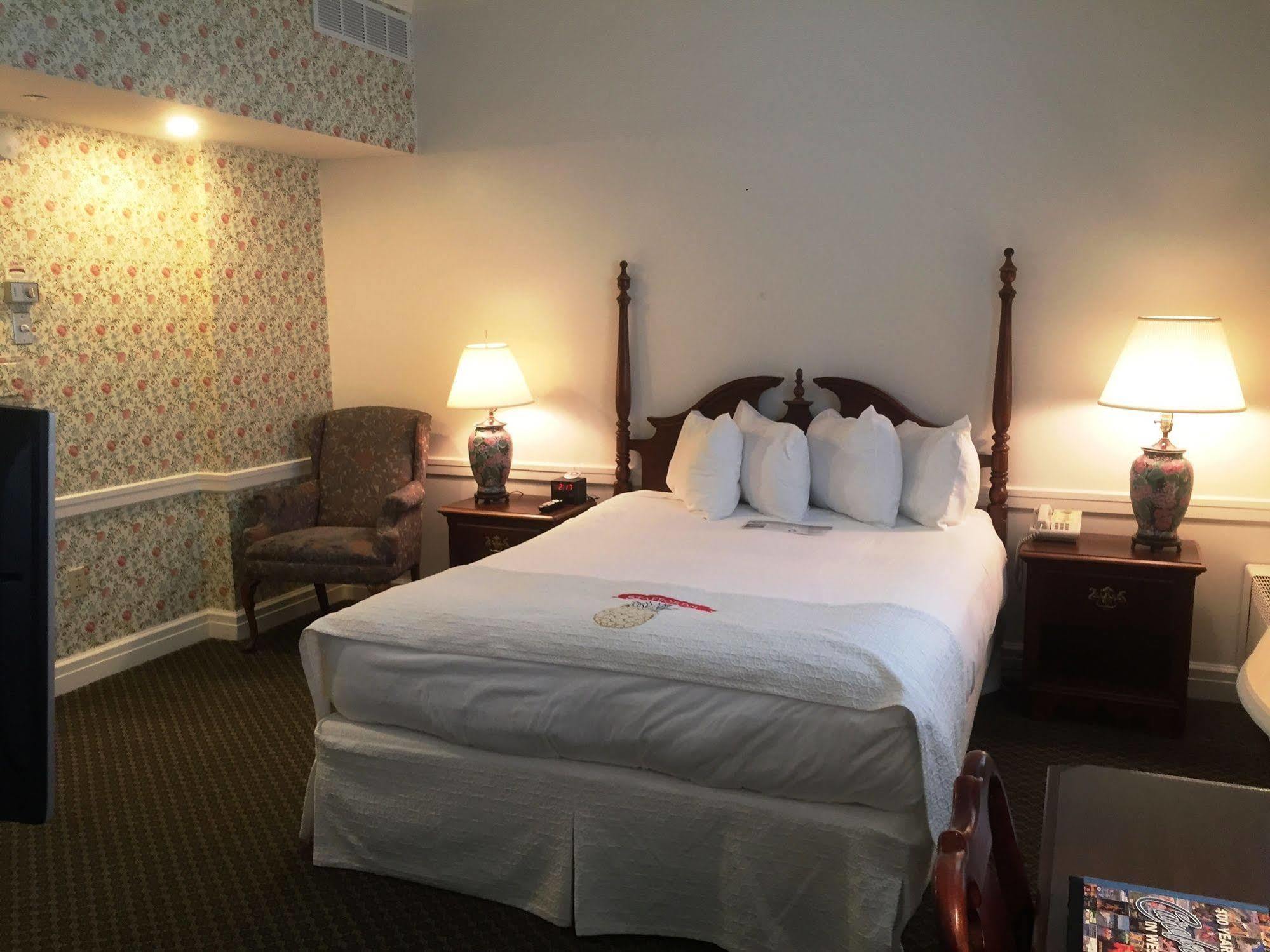 Perry Hotel Петоски Екстериор снимка